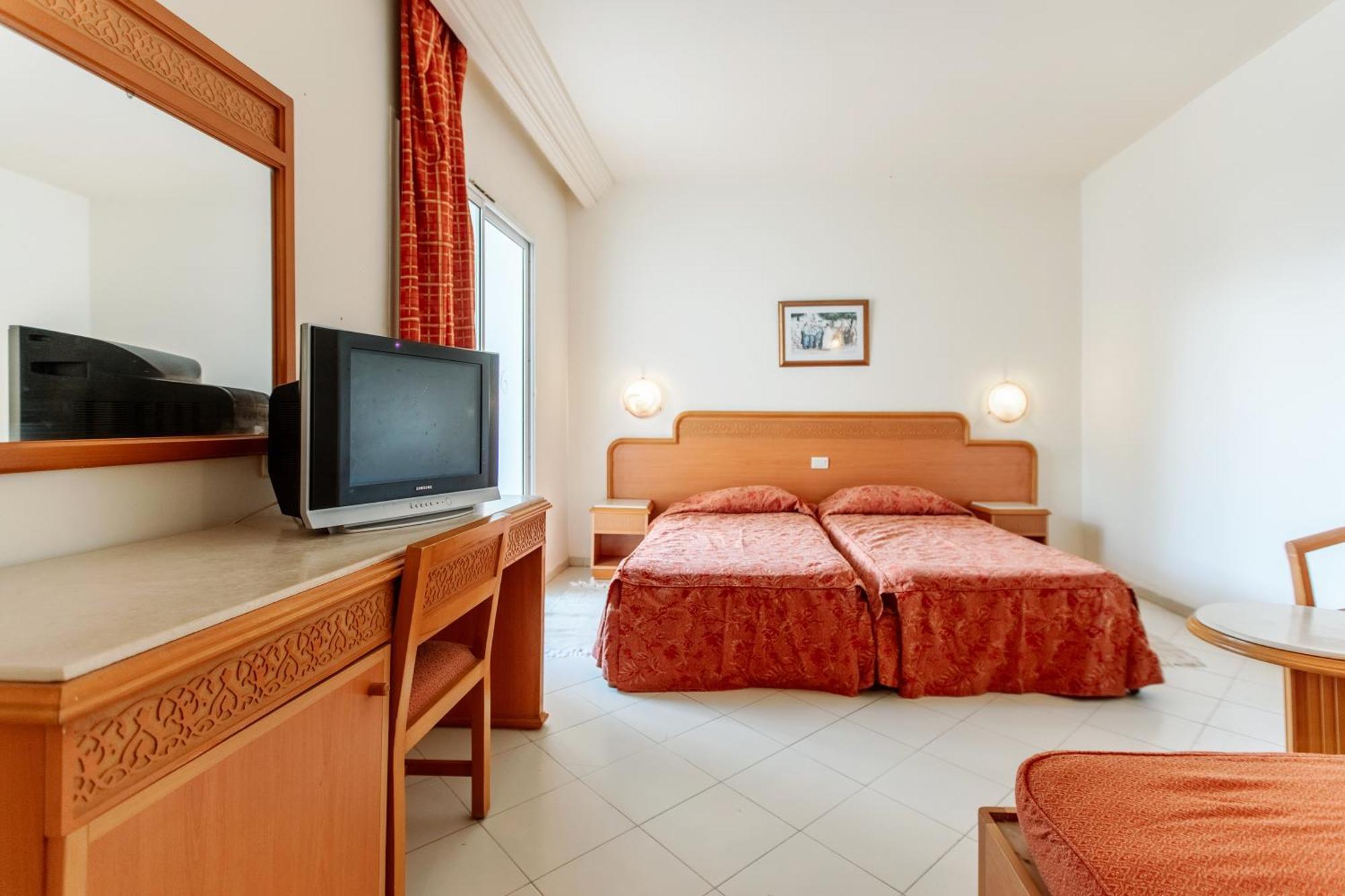 Iris Hotel & Thalasso Mezraia Bagian luar foto