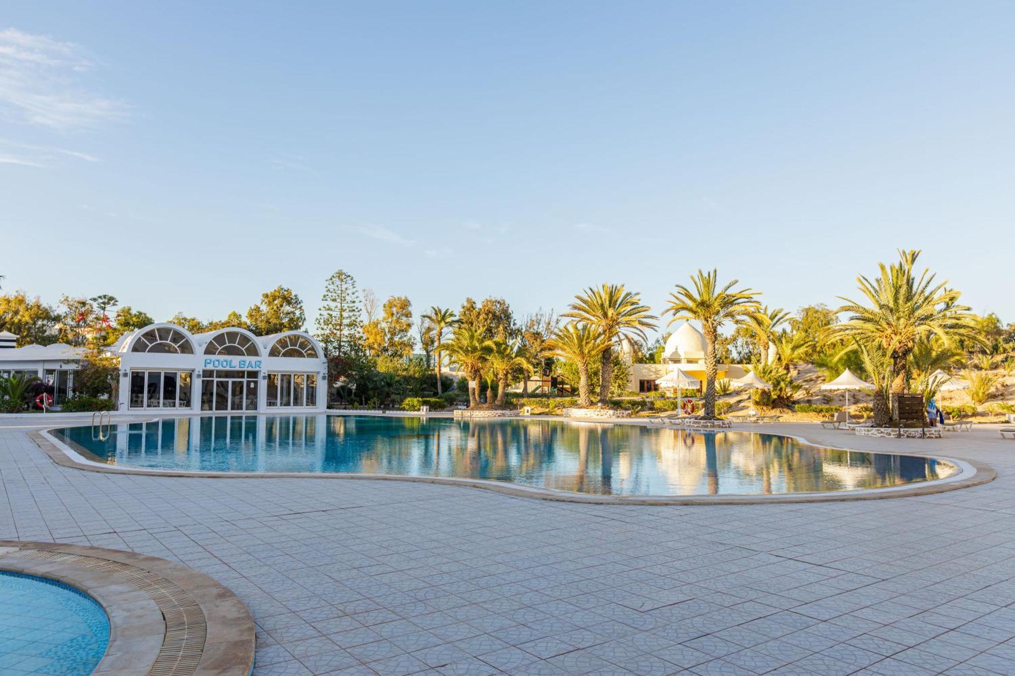 Iris Hotel & Thalasso Mezraia Bagian luar foto